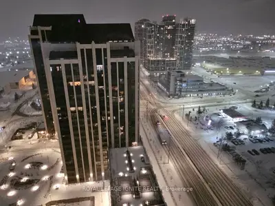 Condo Apartment in Vaughan