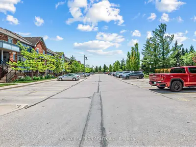Condo Townhouse in Markham