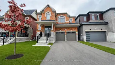 Detached in East Gwillimbury