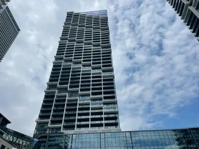 Condo Apartment in Vaughan