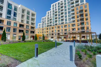 Condo Apartment in Vaughan