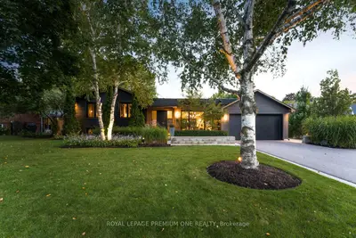 Detached in King