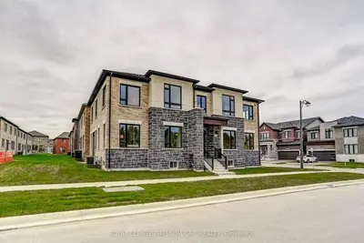 30 Percheron Court, Markham, On L6c 3t9