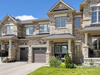 Att/Row/Townhouse in Innisfil