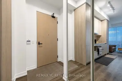 Condo Apartment in Vaughan