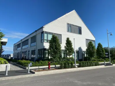 Condo Townhouse in Innisfil