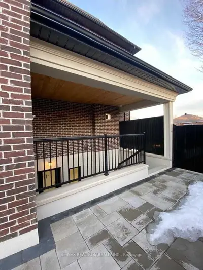 25 Lancer Drive Lower L, Vaughan, On L6a 1e1