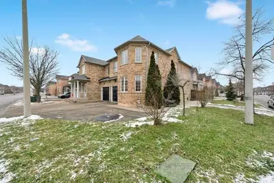 Semi-Detached in Vaughan