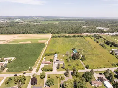 Detached in King