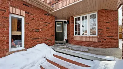 9 Roughley Street, Bradford West Gwillimbury, On L3z 3b2