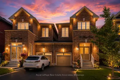 90 Titan Trail, Markham, On L3s 0e2