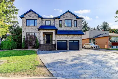 Detached in Richmond Hill