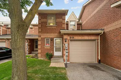 Condo Townhouse in Newmarket
