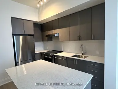 Condo Apartment in Vaughan