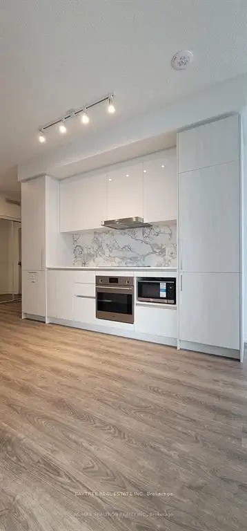 Condo Apartment in Vaughan