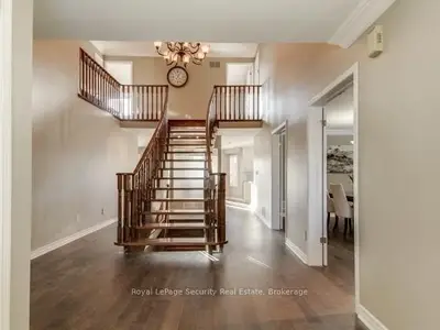 76 Dante Court, Vaughan, On L4l 7x4