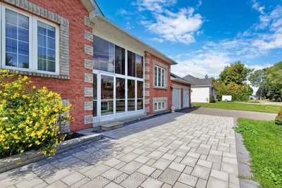 80 Moores Beach Road, Georgina, On L0e 1n0