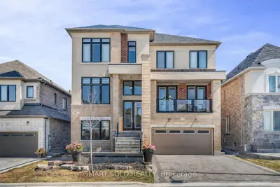 Detached in East Gwillimbury