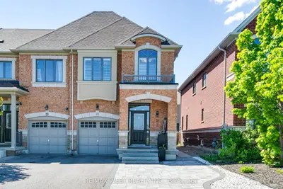 Att/Row/Townhouse in Vaughan