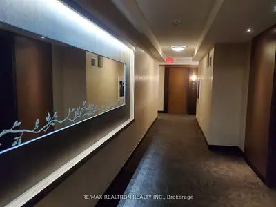 Condo Apartment in Markham