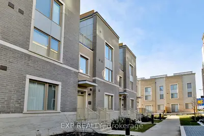 Condo Townhouse in Vaughan
