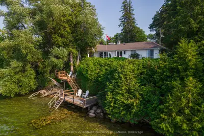 104 Hedge Road, Georgina, On L0e 1r0