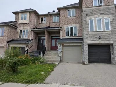 Att/Row/Townhouse in Richmond Hill