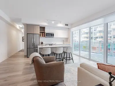 333 Sunseeker Avenue 428, Innisfil, On L9r 0r6