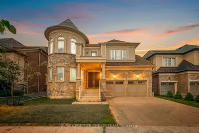 60 Chesney Crescent, Vaughan, On L4h 4a5