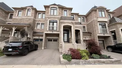 Att/Row/Townhouse in Vaughan