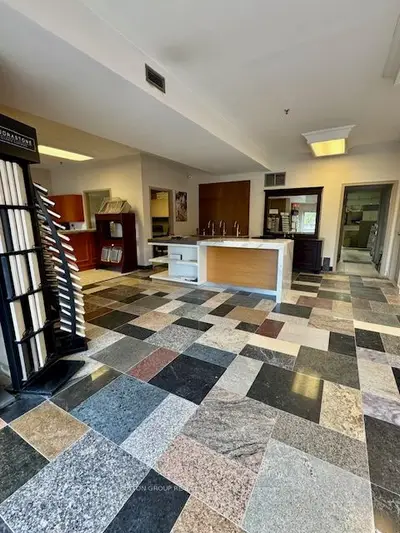 111 Regina Road 22 - 23, Vaughan, On L4l 8n5