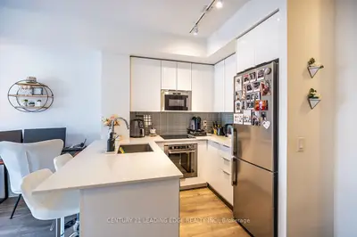 99 Eagle Rock Way 728, Vaughan, On L6a 5a7
