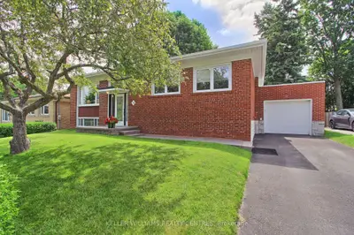 74 Boothbay Crescent, Newmarket, On L3y 1y5