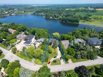 74 Lakeview Avenue, Whitchurch-stouffville, On L4a 2g9
