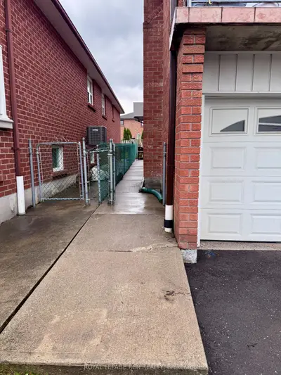 47 Harmonia Crescent, Vaughan, On L4l 3y2
