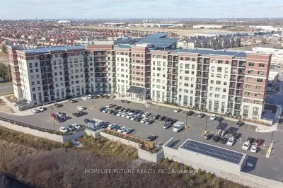 Condo Apartment in Markham