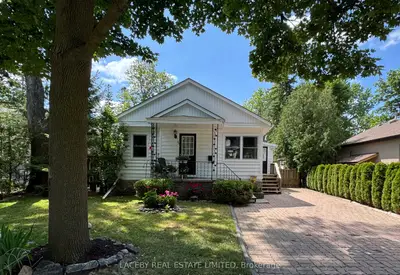 82 Mill Street, Richmond Hill, On L4c 4a7