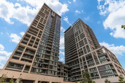Condo Apartment in Vaughan