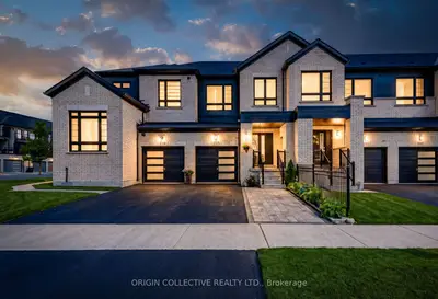Att/Row/Townhouse in Bradford West Gwillimbury