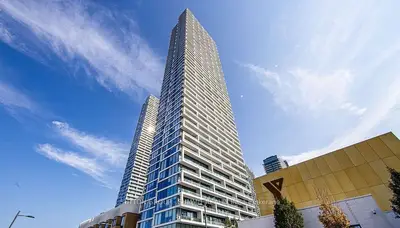 Condo Apartment in Vaughan