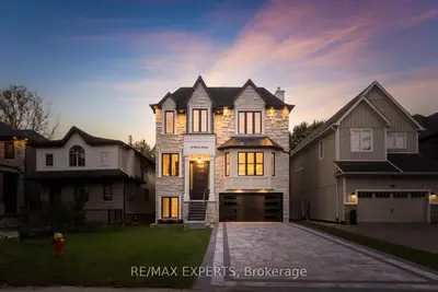 Detached in Richmond Hill