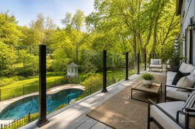 15 Laskay Lane, King, On L7b 1k4