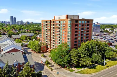 Condo Apartment in Vaughan