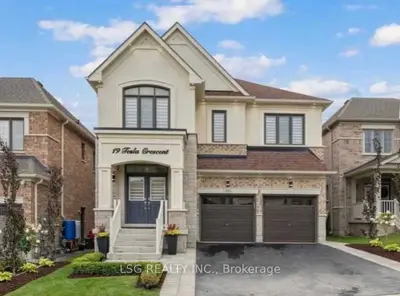 Detached in East Gwillimbury