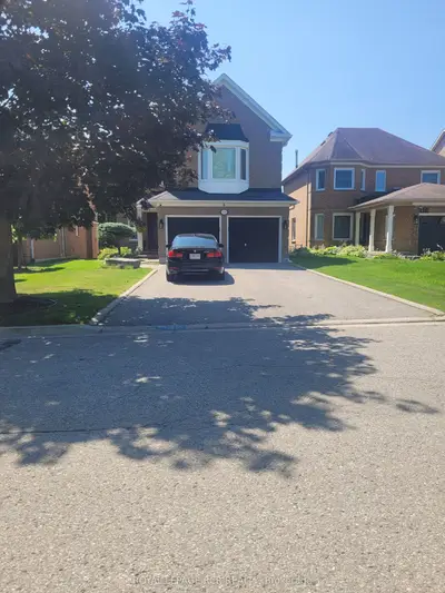 130 Widdifield Avenue, Newmarket, On L3x 1z3