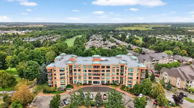 4 Briar Hill Heights 213, New Tecumseth, On L9r 1z7