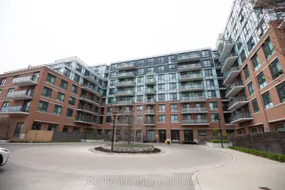 Condo Apartment in Richmond Hill
