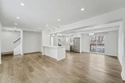 Detached in Essa