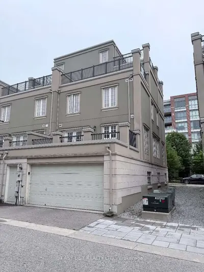 28 Upper Duke Crescent, Markham, On L6g 0c3