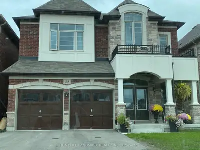 Detached in East Gwillimbury